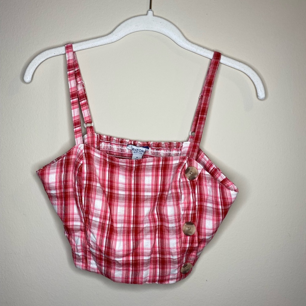 womens red cropped tank!